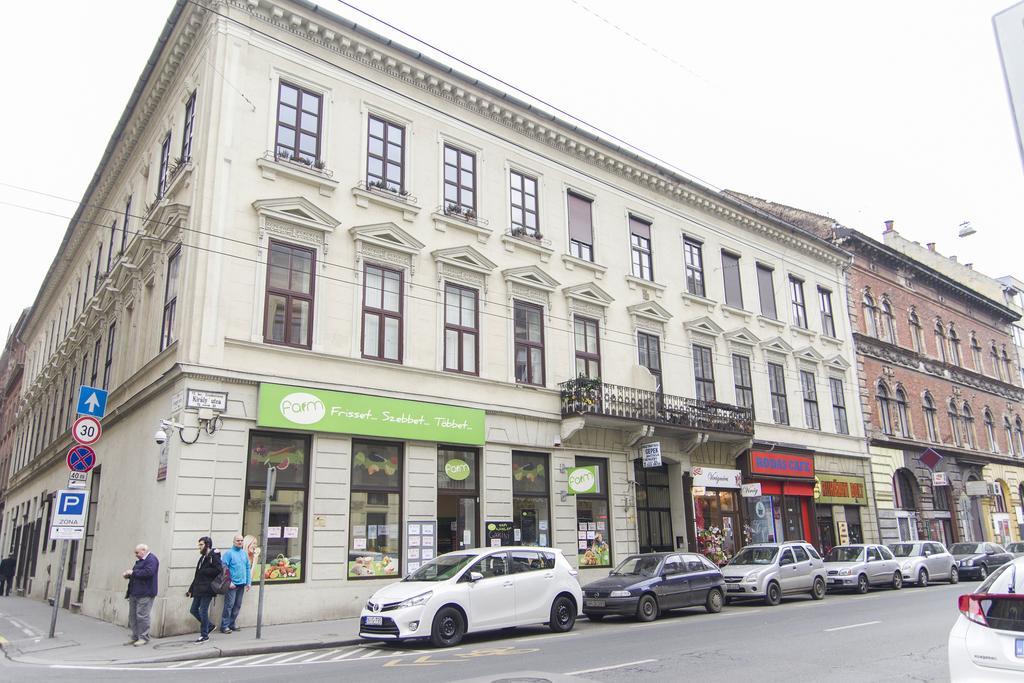 Ava'S Champagne Studio City Center-Andrash Street King Street Budapest Exterior photo