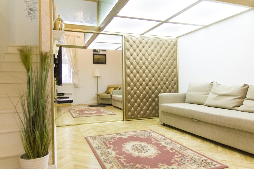 Ava'S Champagne Studio City Center-Andrash Street King Street Budapest Exterior photo