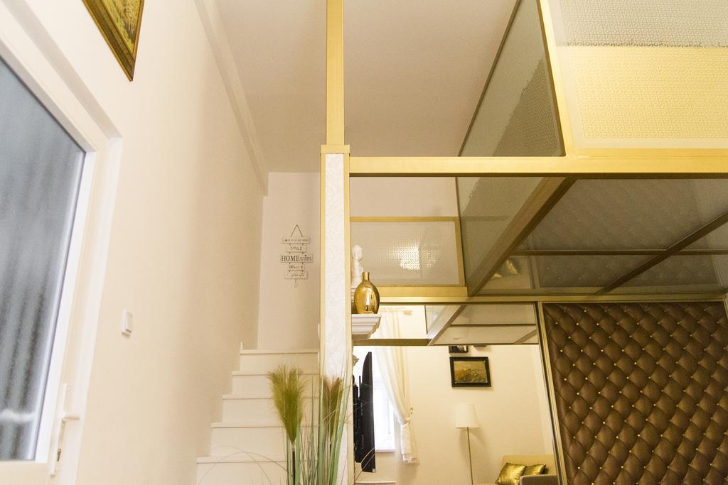Ava'S Champagne Studio City Center-Andrash Street King Street Budapest Exterior photo